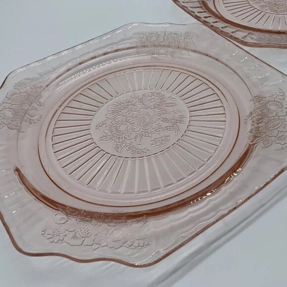 Set of 2 Pink Depression Glass Luncheon Plates (8 1/2") - Picture 4 of 8
